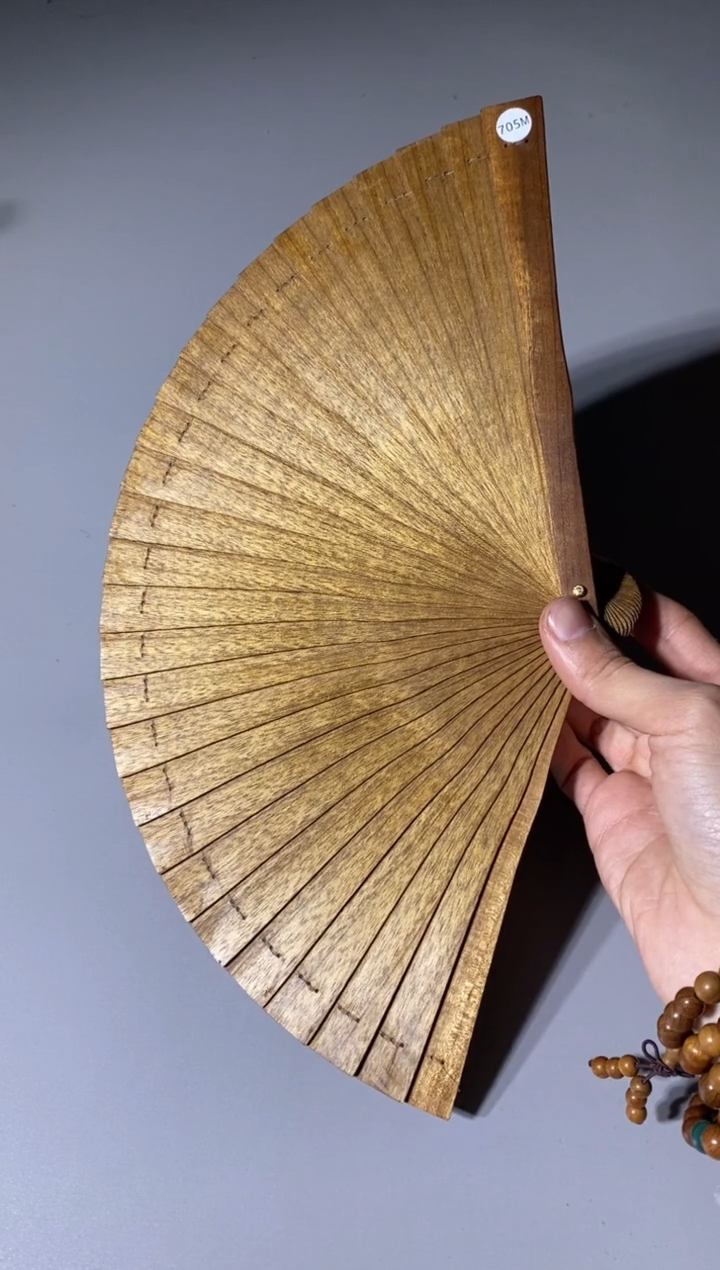 【闪购商品】金丝楠木雕705号18cm精品金丝楠扇子