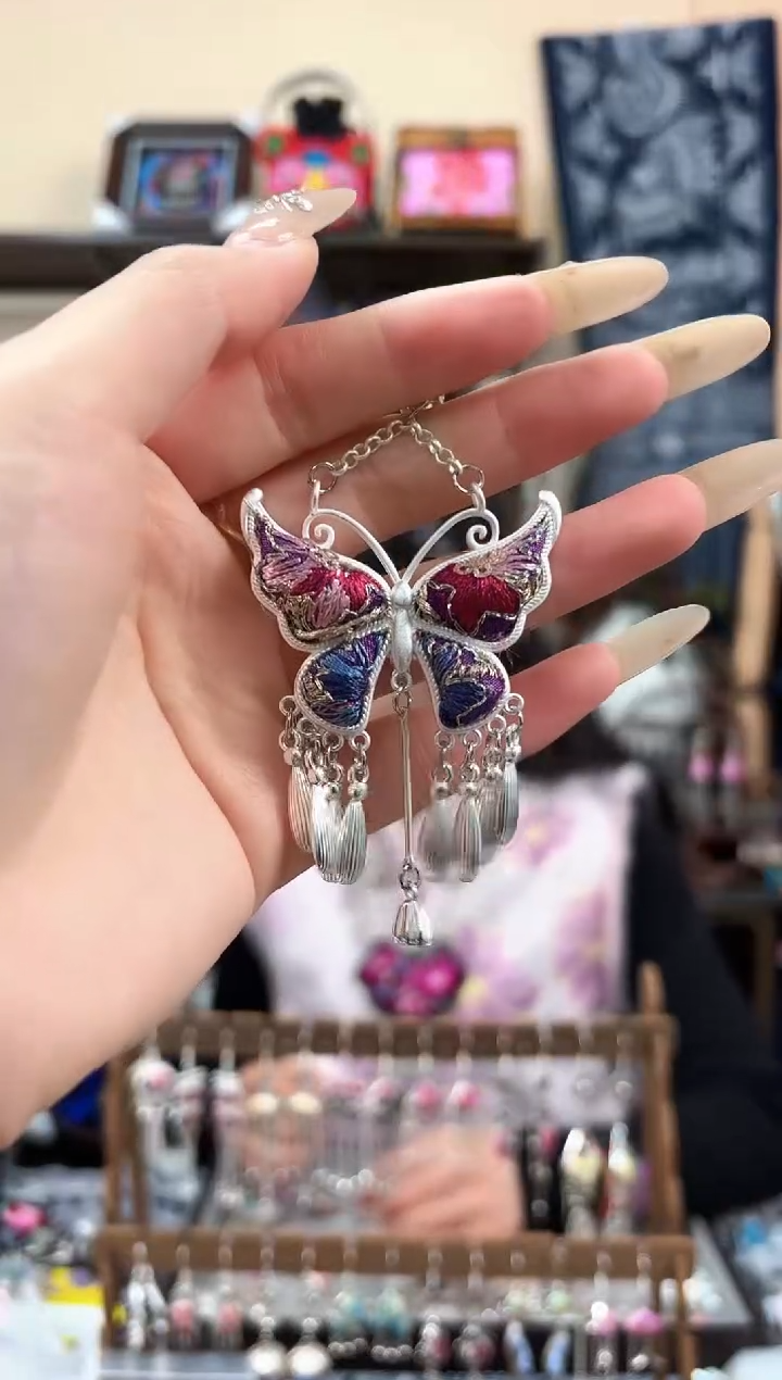 织绣民族风非遗老绣苗银饰品605