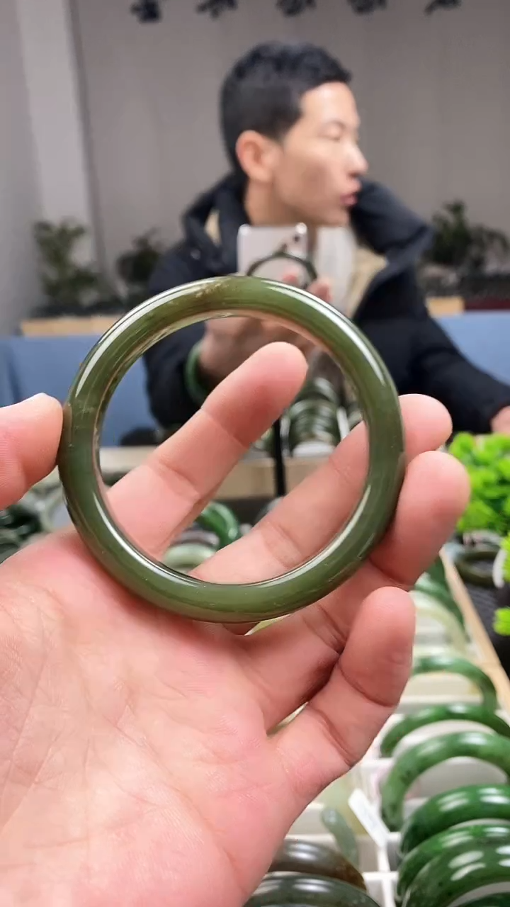 【闪购商品】和田玉手镯未镶嵌59