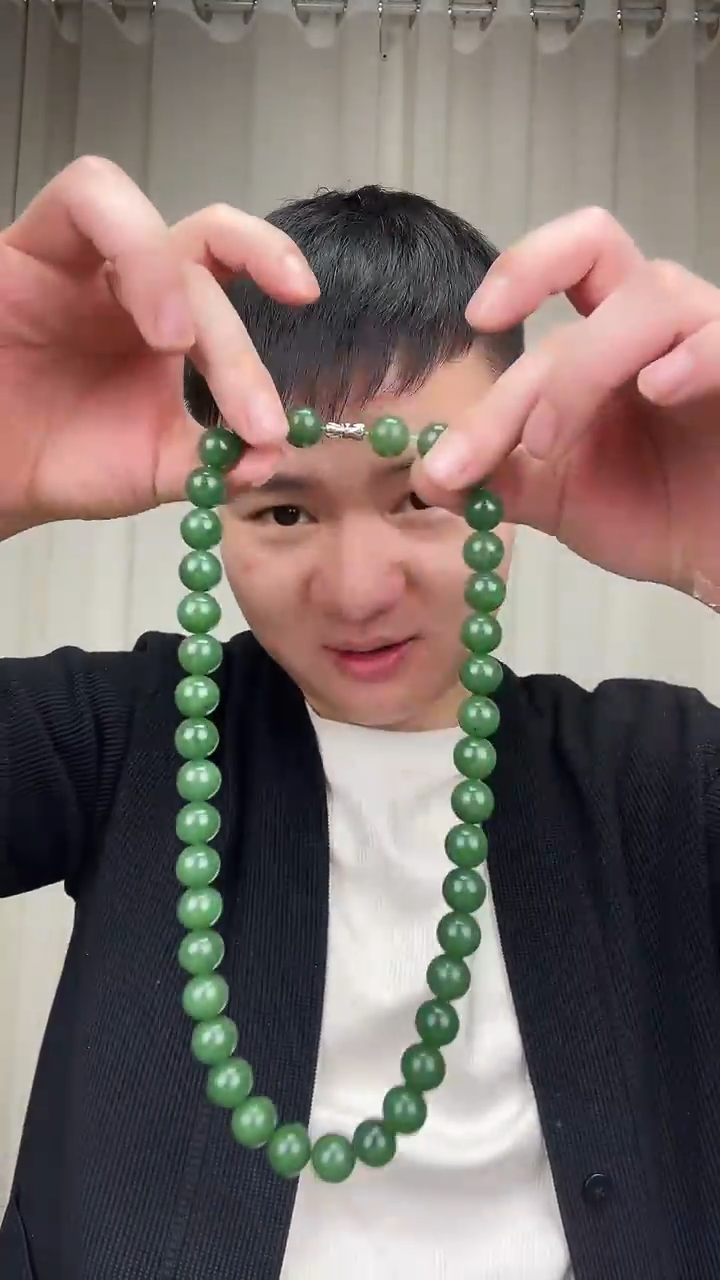 未镶嵌和田玉挂件多样性发其一