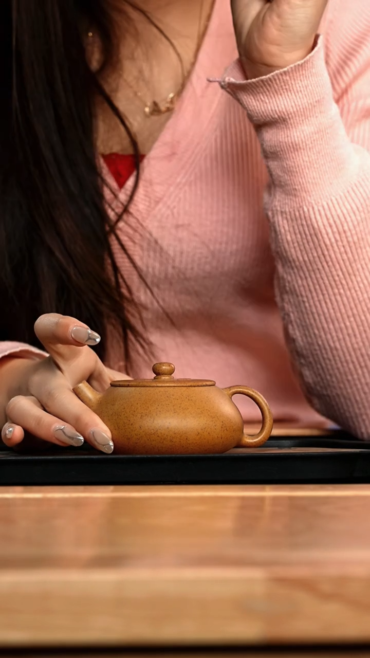 【闪购商品】紫砂茶壶正清柴烧莲花圆扭纳底扁韵150CC