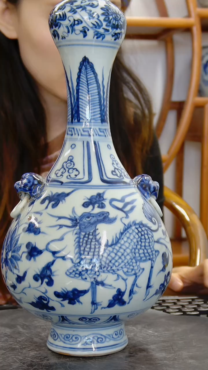瓶青花缠枝莲双铺首蒜头瓶#2020#
