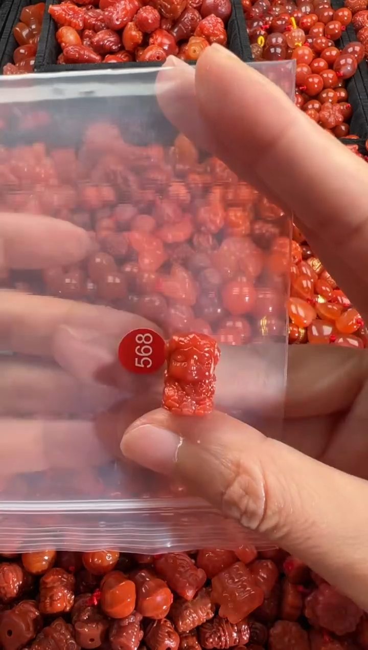 【闪购商品】南红玛瑙颈饰未镶嵌1