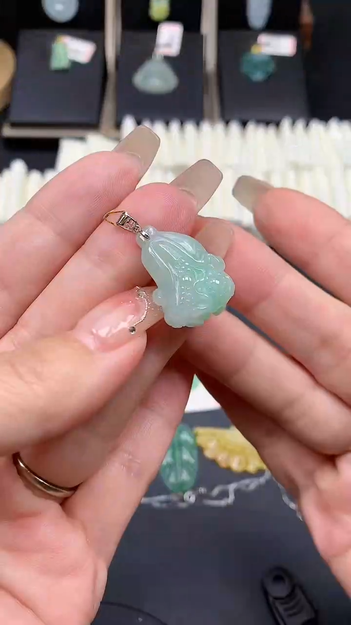 【闪购商品】翡翠吊坠(不含链)18K金镶嵌MS141998