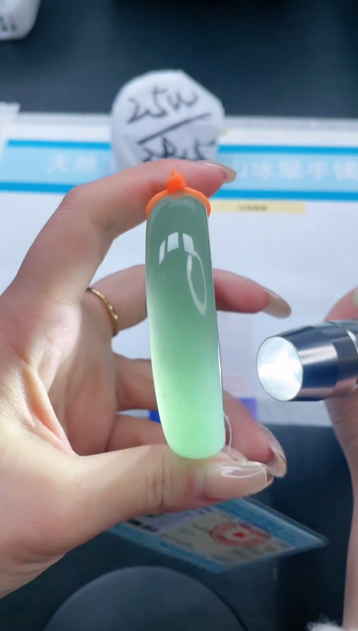 【闪购商品】石英质玉手镯未镶嵌16V209-57