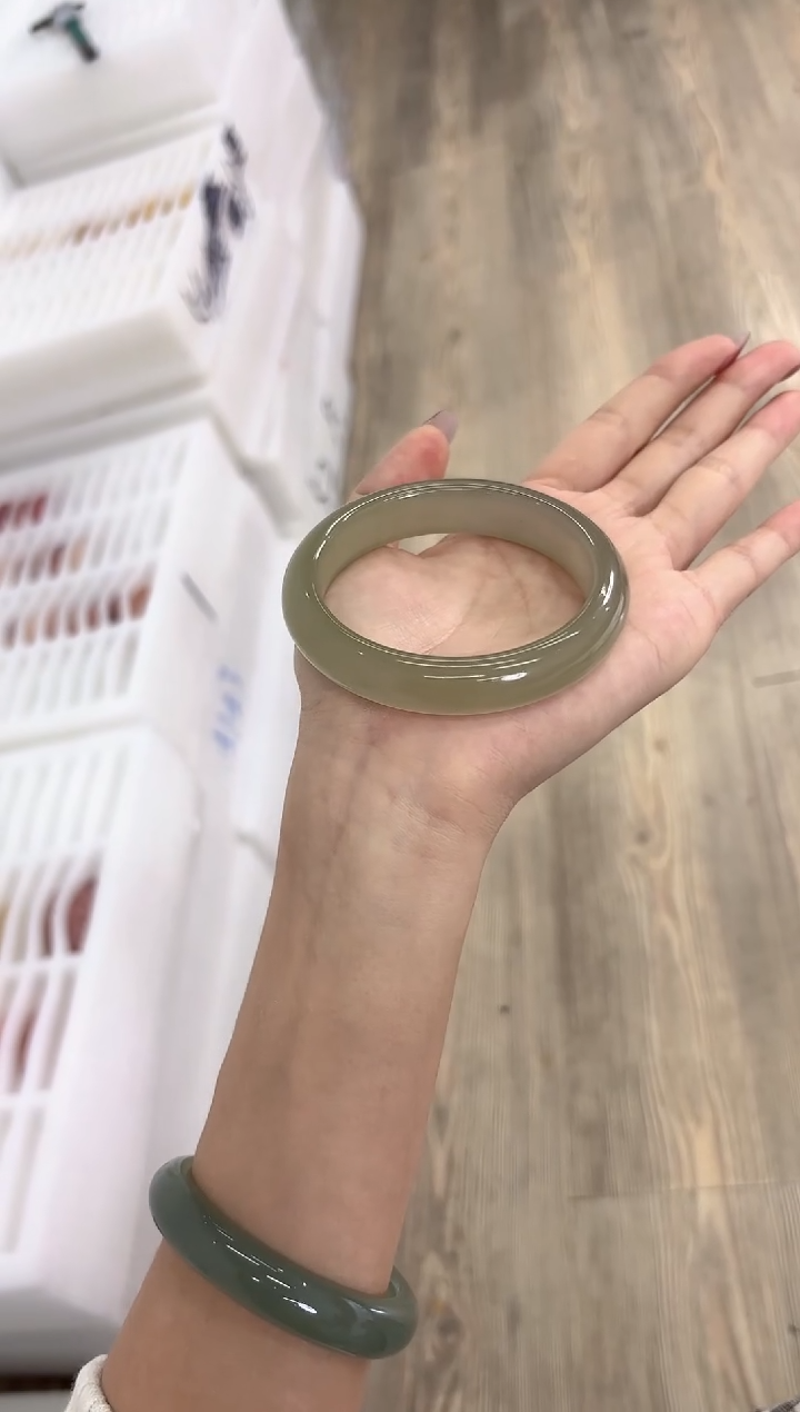 未镶嵌手镯石英质玉29-60D