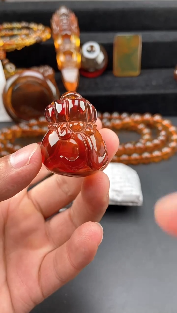 【闪购商品】琥珀颈饰未镶嵌棕血珀钱袋吊坠