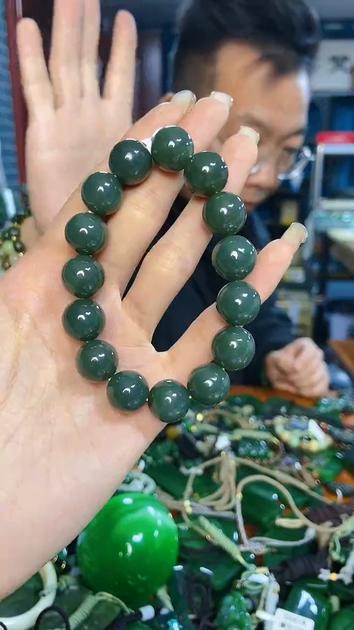 未镶嵌和田玉挂件1