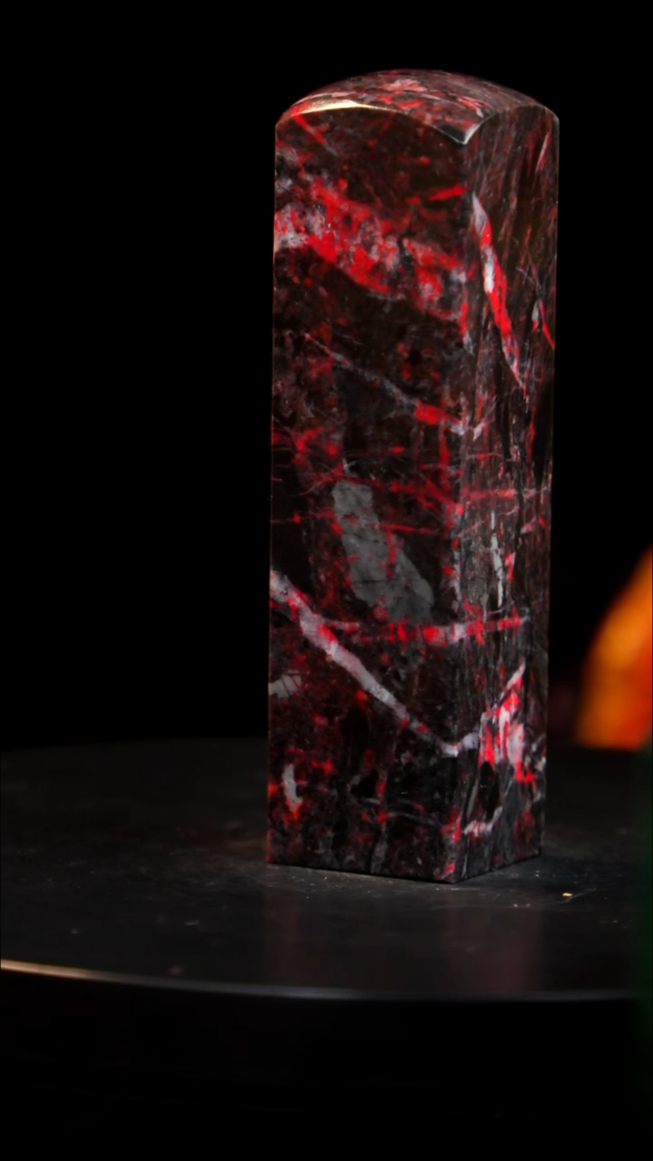 鸡血石刘关张鸡血石