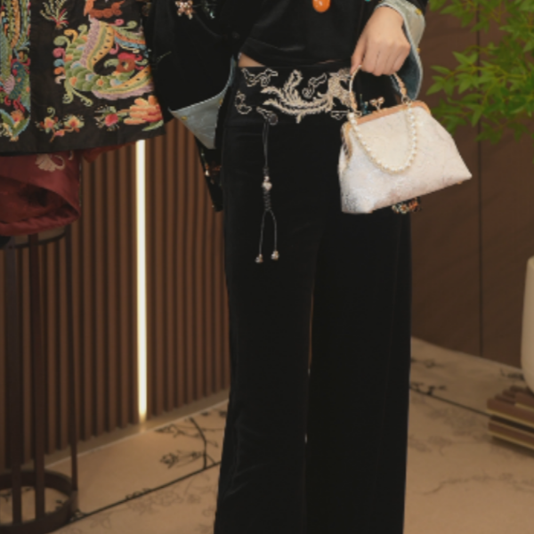 【云中凤】新中式国风刺绣丝绒裤子2024B1201—美美玫瑰仓