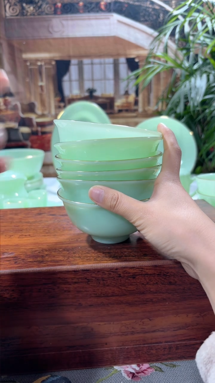 【闪购商品】....4.5英寸玉瓷碗4个口径11.5厘米 