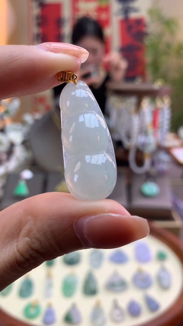 【闪购商品】翡翠颈饰18K金镶嵌豆子