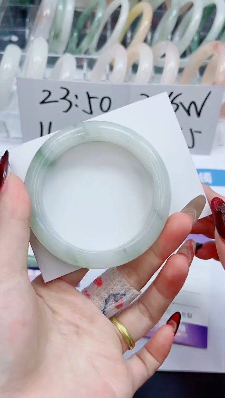【闪购商品】石英质玉手镯未镶嵌196-55.5