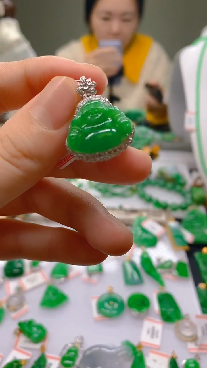 【闪购商品】翡翠18K金镶嵌颈饰新号开播，全场乱卖