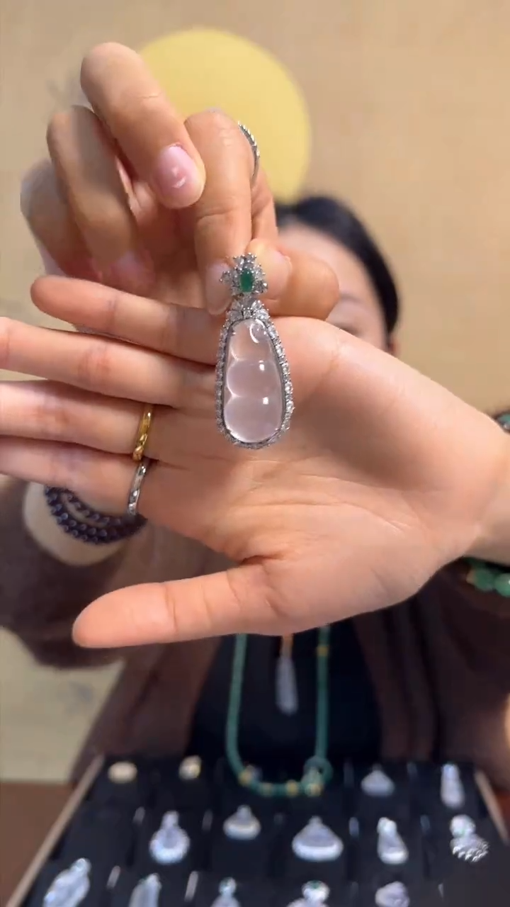 【闪购商品】石英质玉颈饰合金福豆吊坠