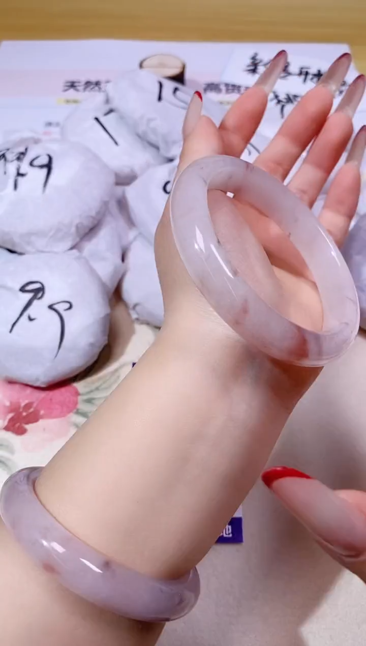 【闪购商品】石英质玉手镯未镶嵌5/61.0