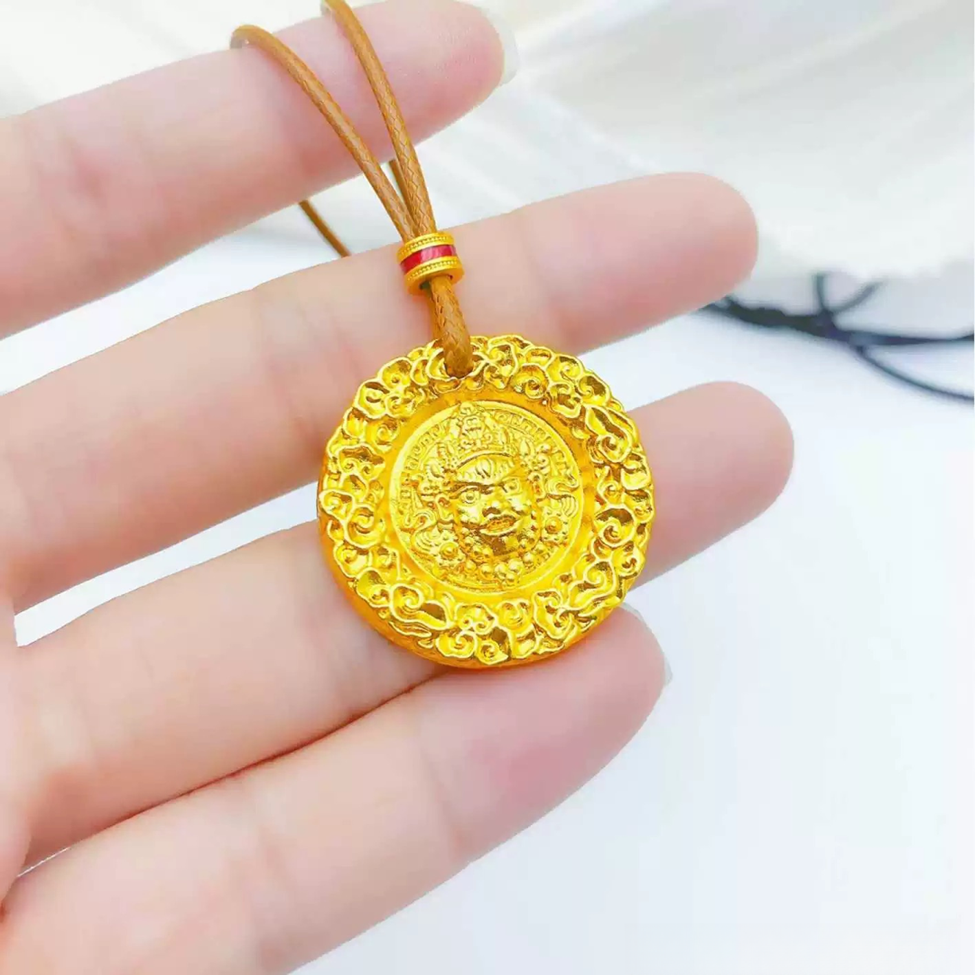合金吊坠 锤纹黄财神吊坠圆牌挂坠仿真招财挂绳项链实心经典