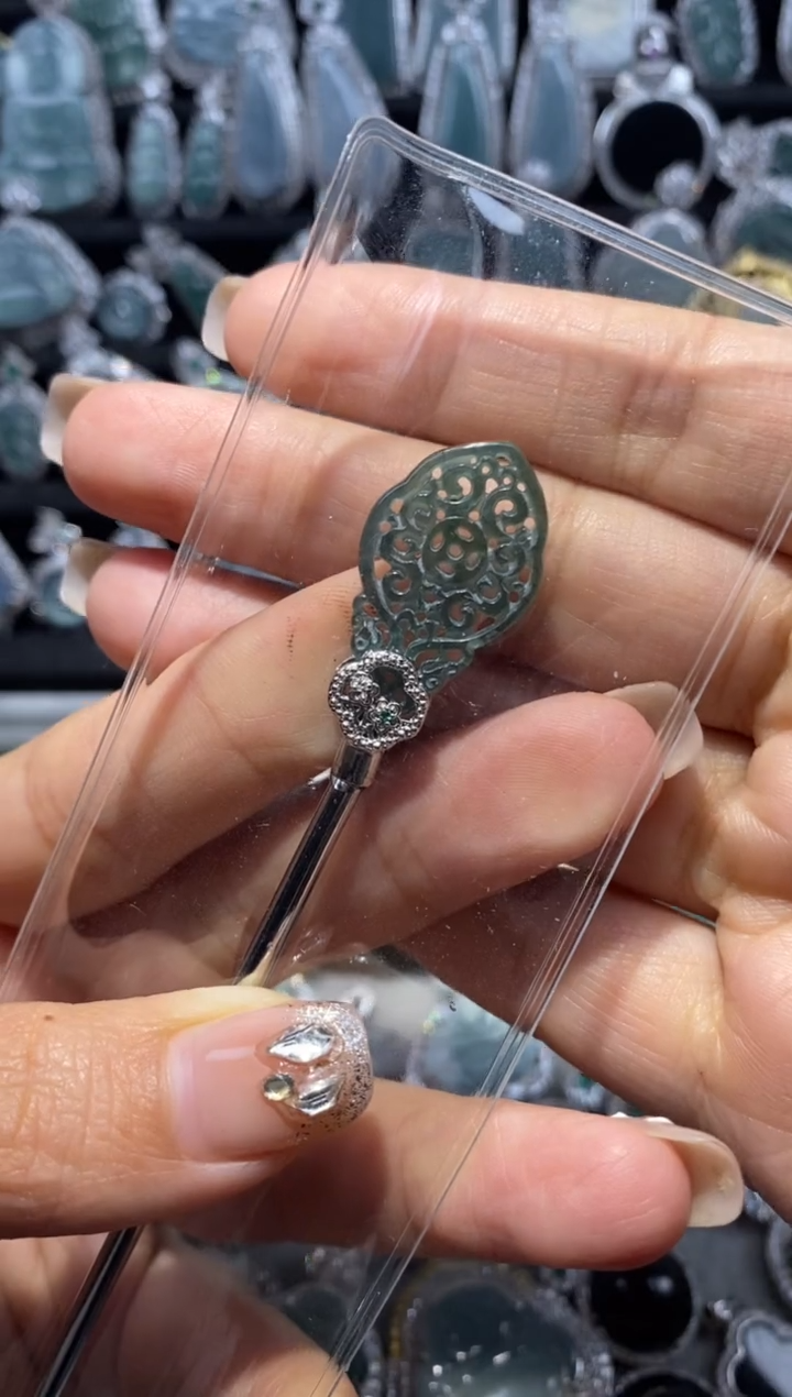 【闪购商品】翡翠颈饰未镶嵌翡翠