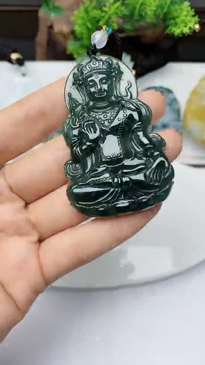 【闪购商品】翡翠颈饰未镶嵌          