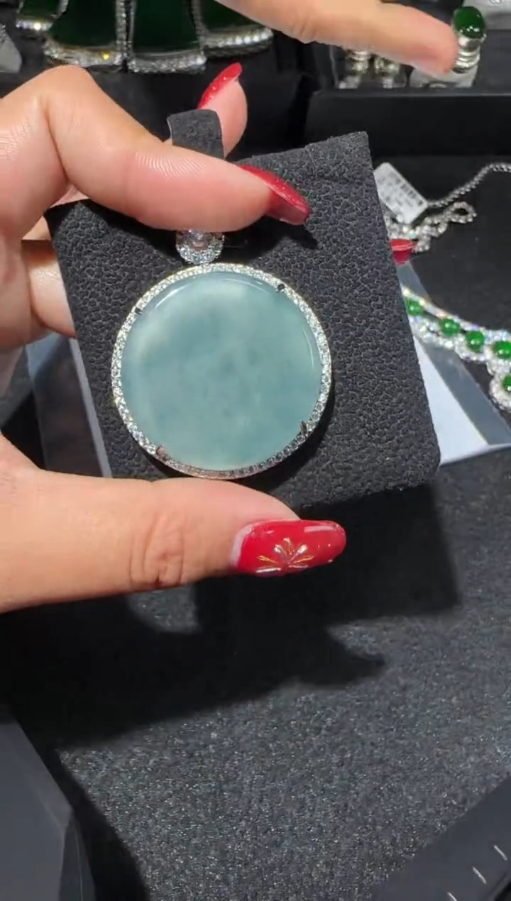 【闪购商品】翡翠吊坠(赠链)未镶嵌多样性发货拍一发一