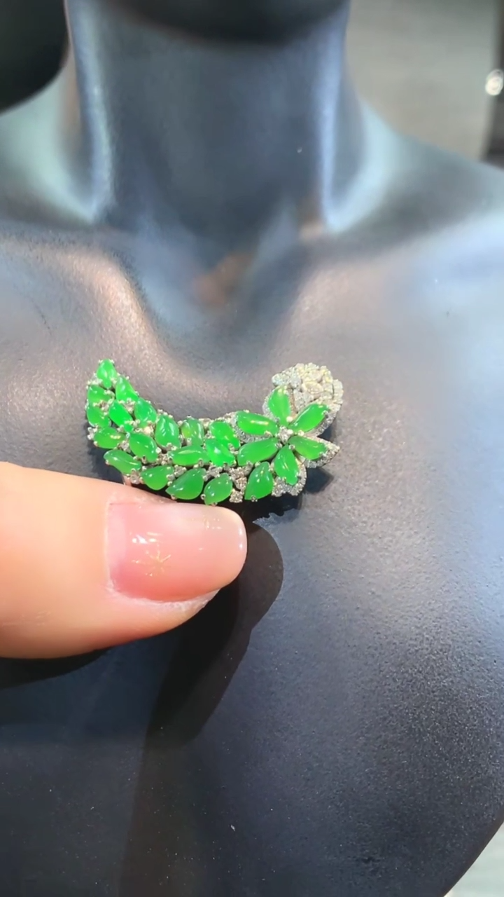 【闪购商品】翡翠吊坠(不含链)18K金镶嵌两用款