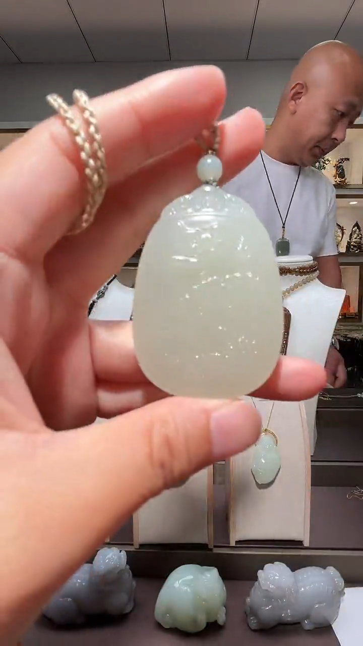 和田玉未镶嵌颈饰苏