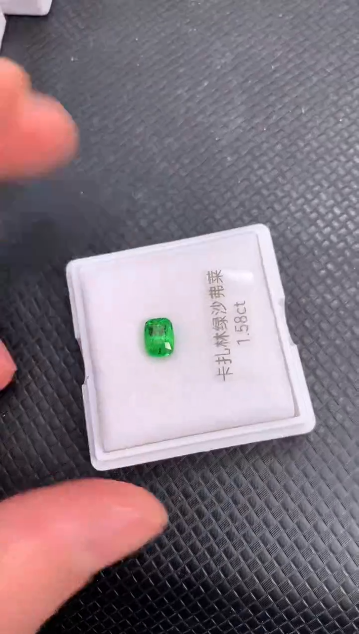 【闪购商品】石榴石（沙弗莱）裸石未镶嵌天然沙弗莱