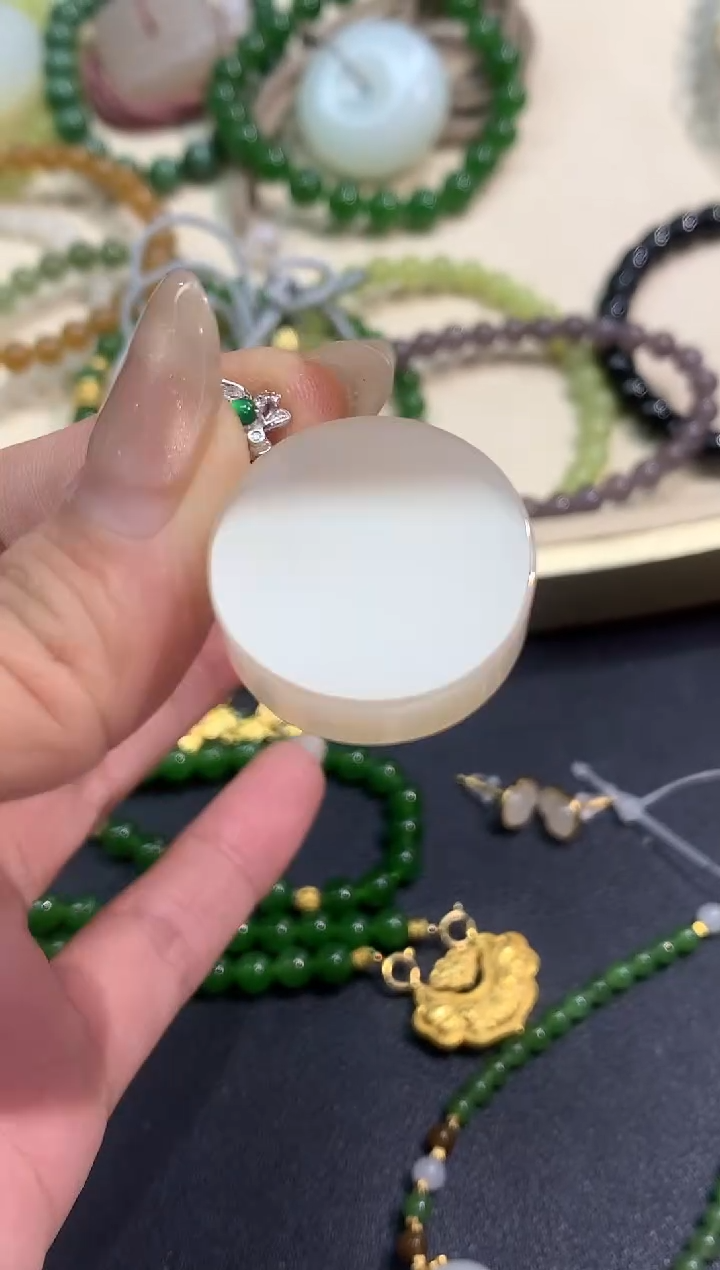 吊坠(不含链)18K金镶嵌和田玉A336|多样性发货一件|2500