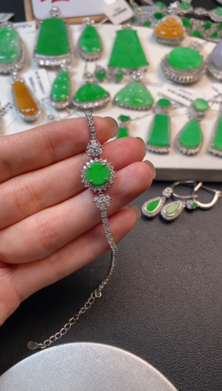 【闪购商品】翡翠吊坠(不含链)银S925镶嵌手链