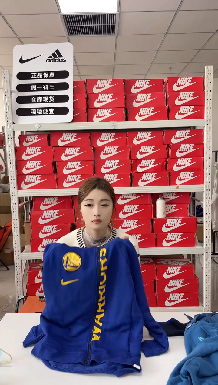 -闪购编码 NIKE/耐克运动卫衣卫裤以直播间过款为主 尺码-s