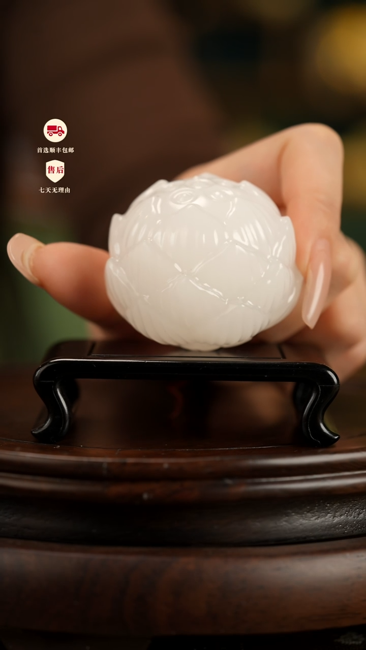 云南石荔枝白雕刻：好运莲莲手把件