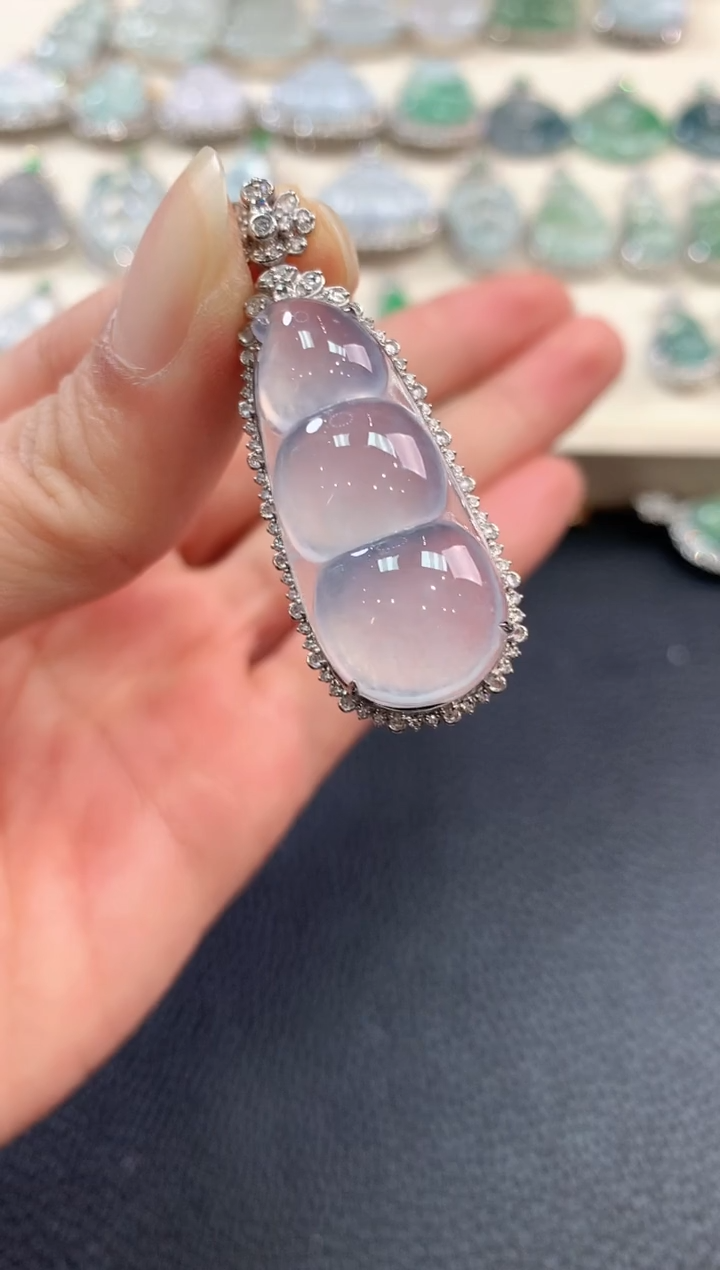 【闪购商品】翡翠吊坠(不含链)18K金镶嵌n46       