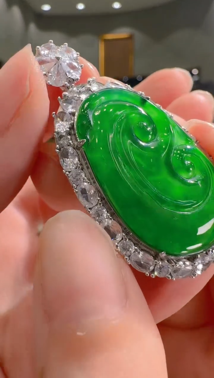 【闪购商品】翡翠吊坠(赠链)银S925镶嵌天然翡翠A货