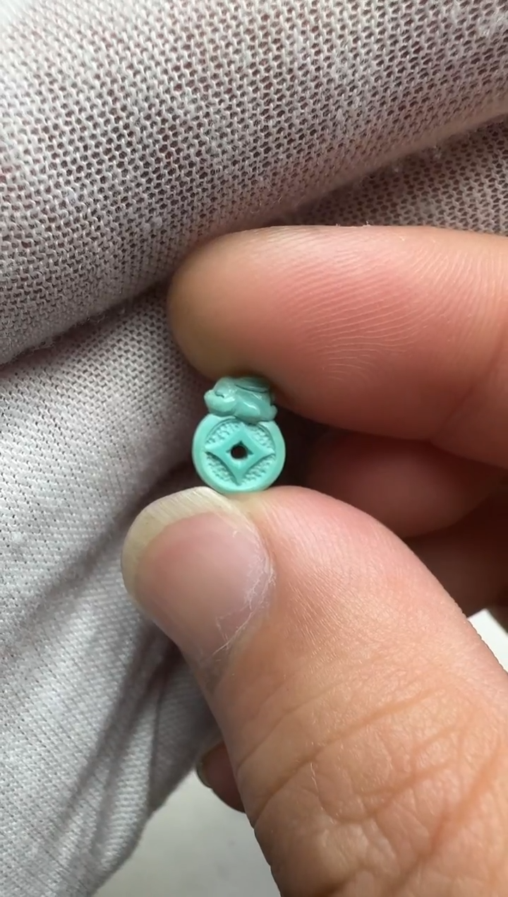 未镶嵌绿松石钱兔N****e隔扣