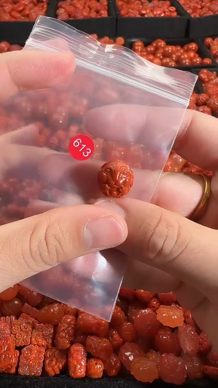 颈饰未镶嵌南红玛瑙1