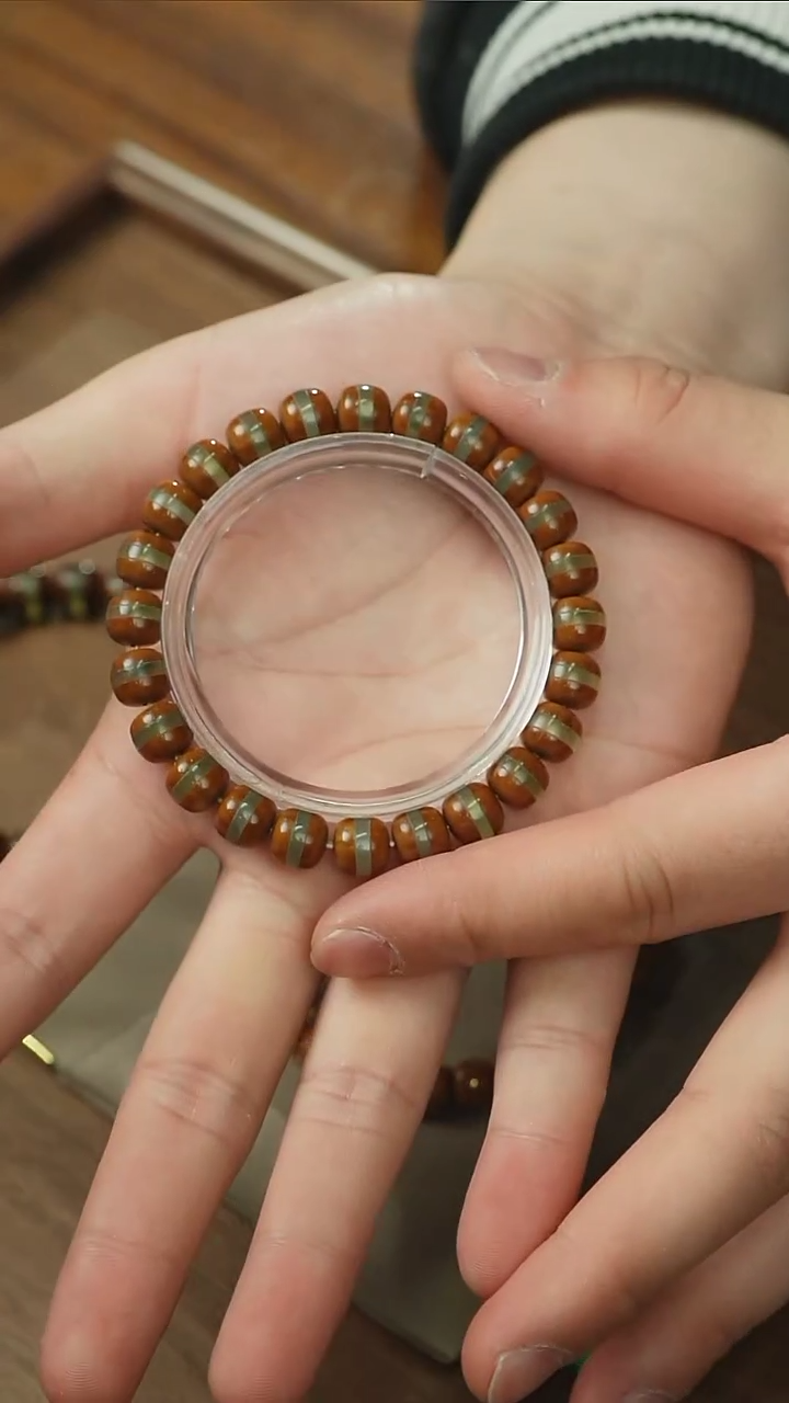 【闪购商品】紫金鼠手串咖皮实心玉线天9x8