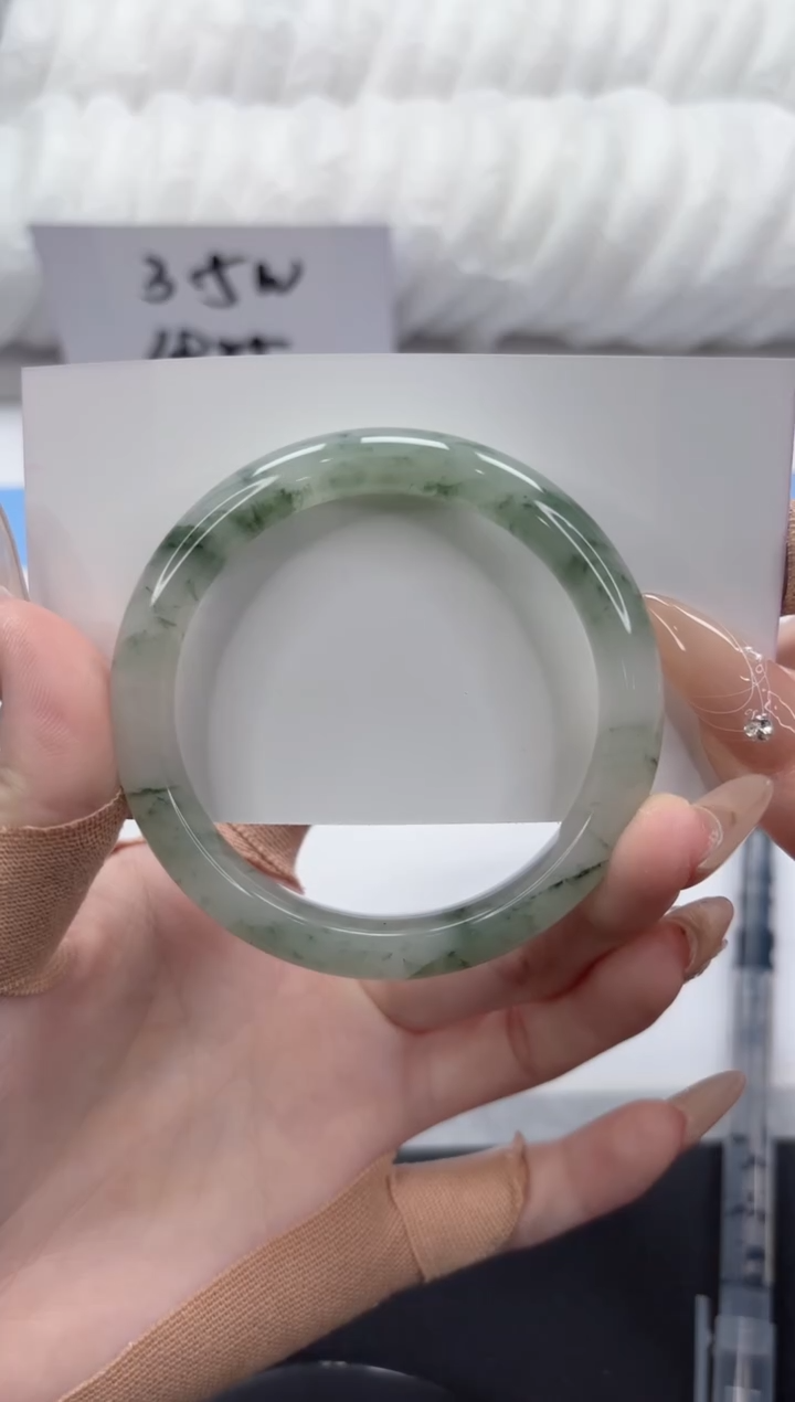 【闪购商品】石英质玉未镶嵌手镯A121-54.6