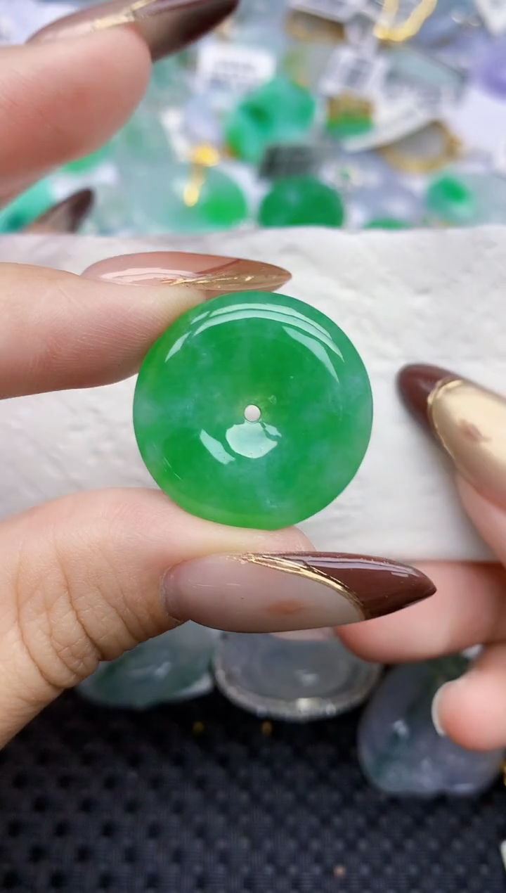 颈饰未镶嵌翡翠   天然翡翠A货  百元以上9米证书费自理