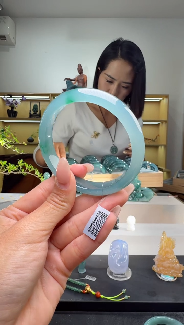 未镶嵌手镯翡翠60圈