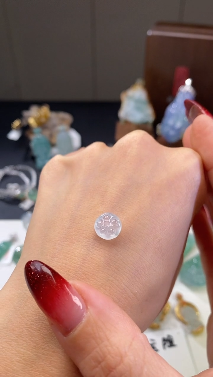 【闪购商品】翡翠吊坠(不含链)未镶嵌珠子