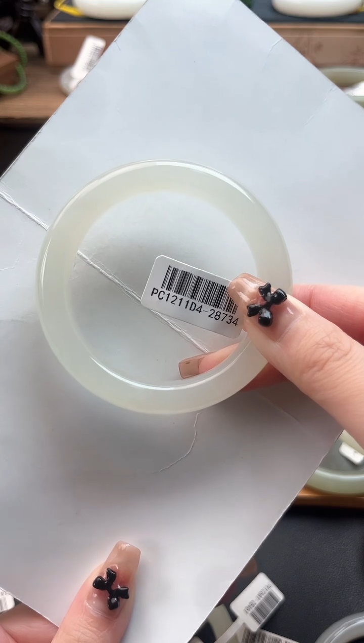 【闪购商品】和田玉手镯未镶嵌54+