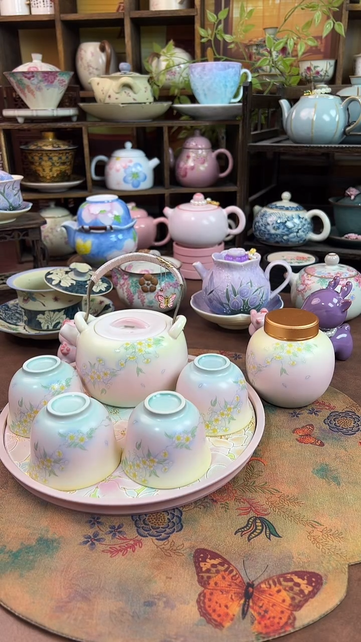 1壶4杯1个茶盘1个茶叶罐