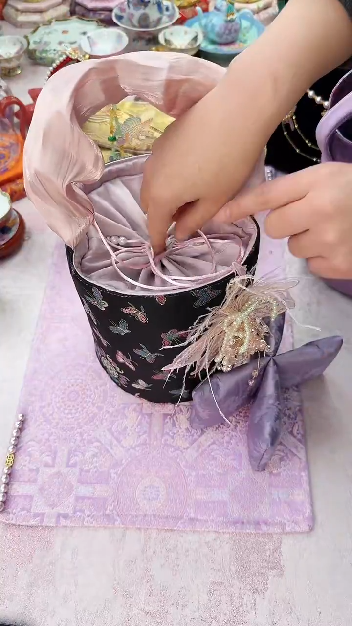 20宋锦黑地蝴蝶手提包包 带隔层