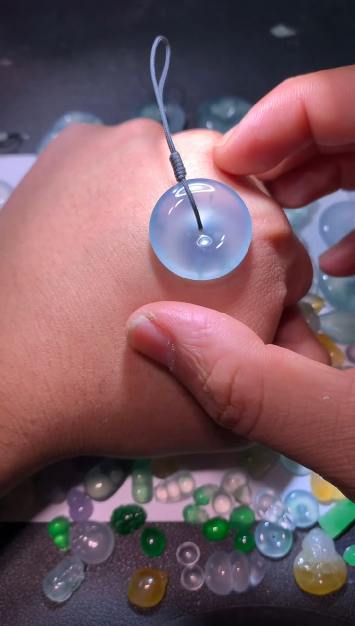 【闪购商品】翡翠颈饰未镶嵌平安扣
