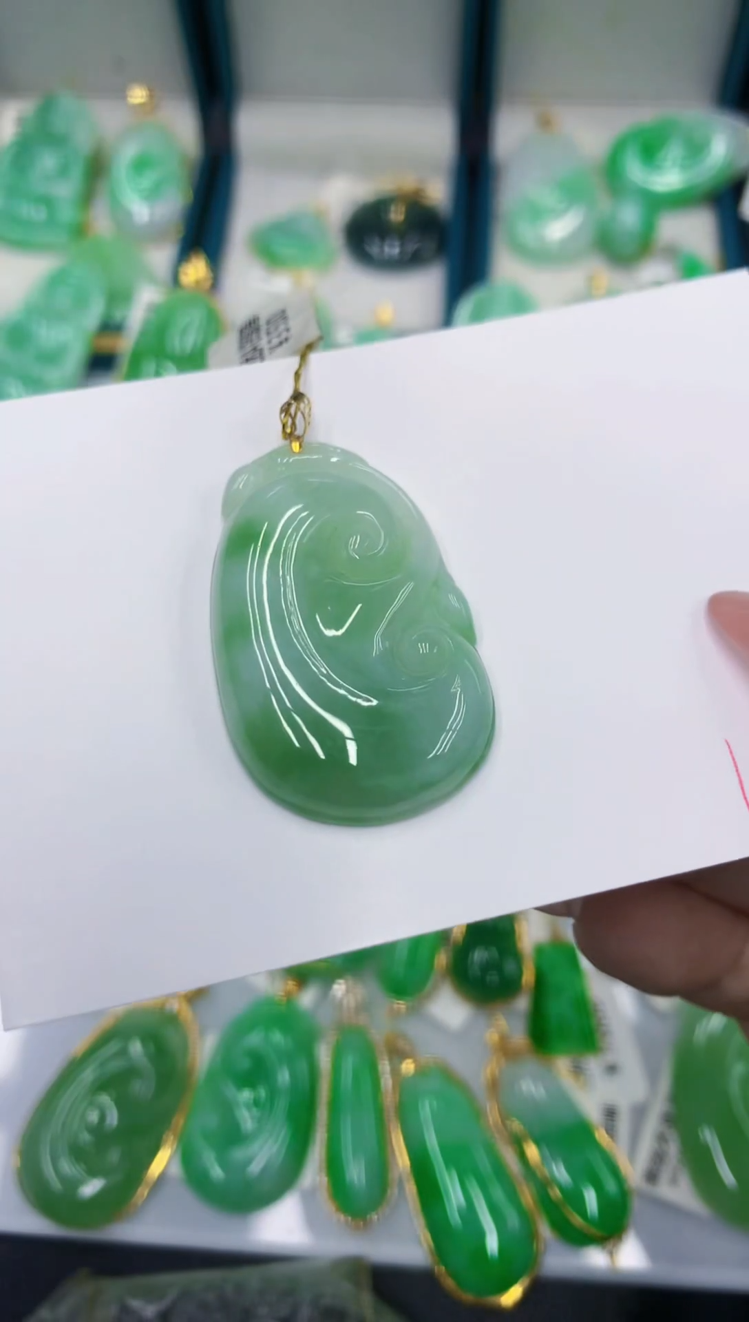 颈饰18K金镶嵌翡翠111111