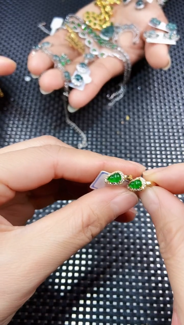 【闪购商品】翡翠耳饰未镶嵌111111111