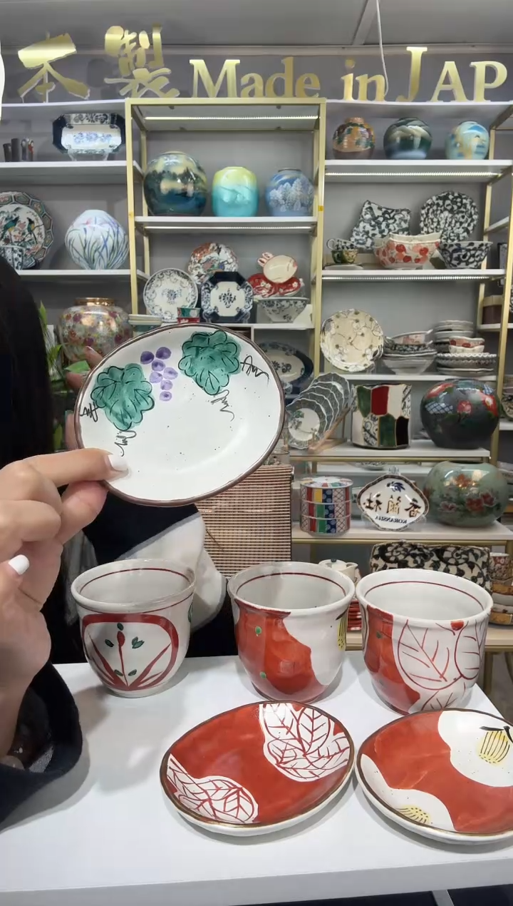 瓷11厘米椭圆小碟一只