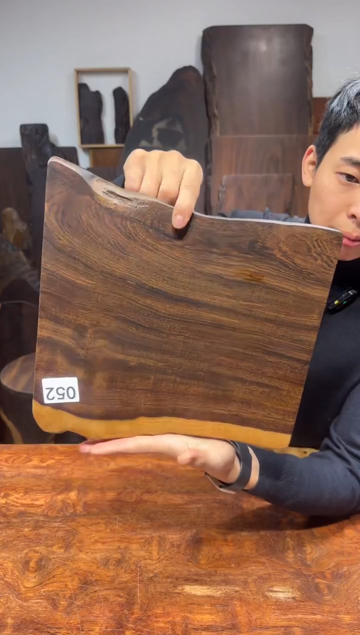 风车木（黑檀木）尺寸31*26*2编号052