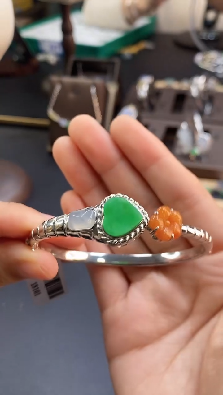 颈饰银S925镶嵌翡翠18101