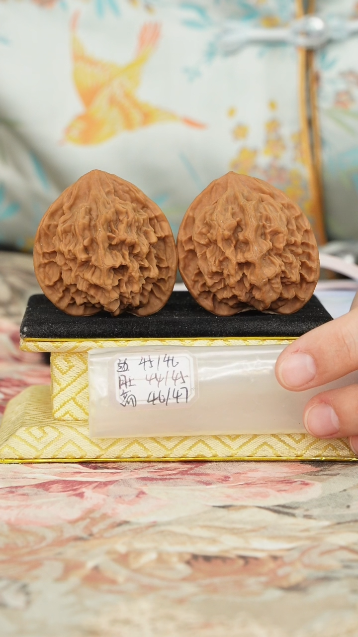 【闪购商品】文玩核桃把件大花官帽